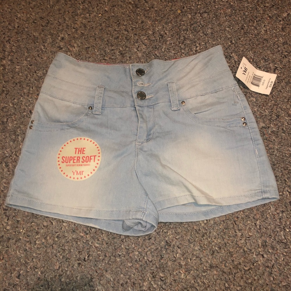 Mini shorts